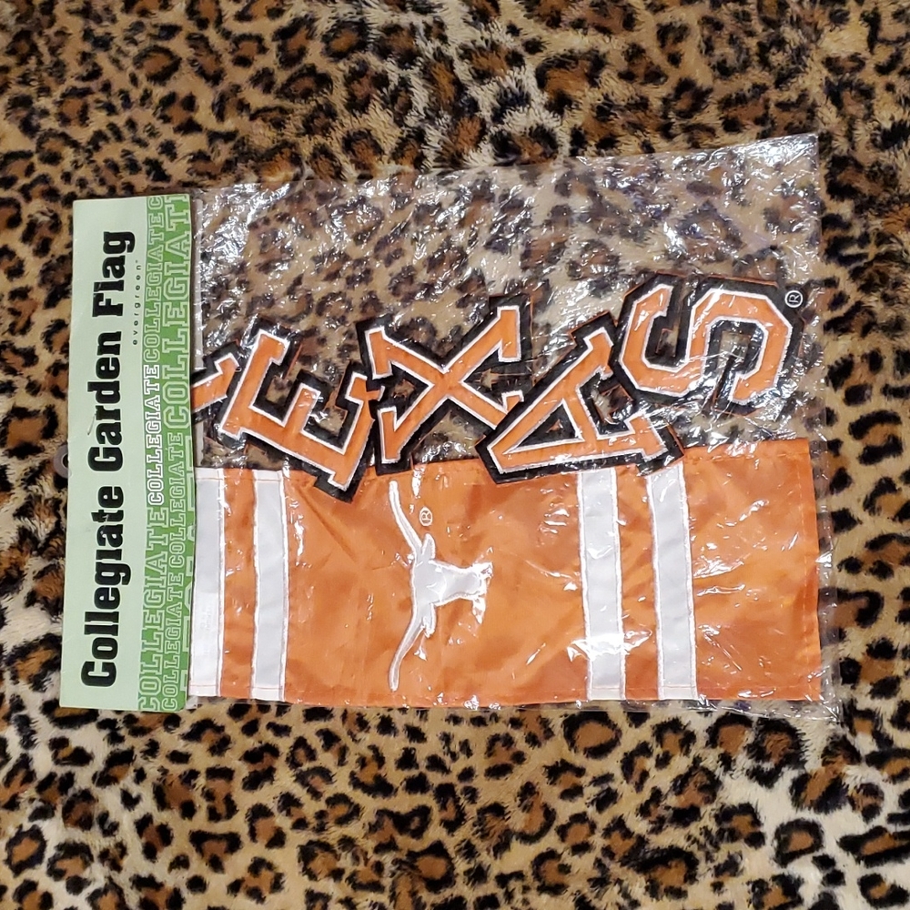 NWT University of Texas Longhorns Collegiate Garden Flag UT Hook Em